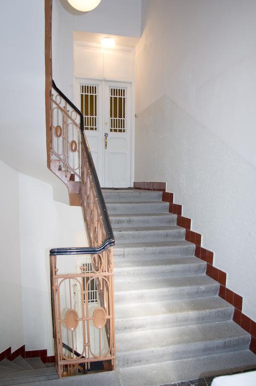 Apartments With 2 Bathrooms- 5 Minutes From Old Town - 102 M2 Prague Extérieur photo
