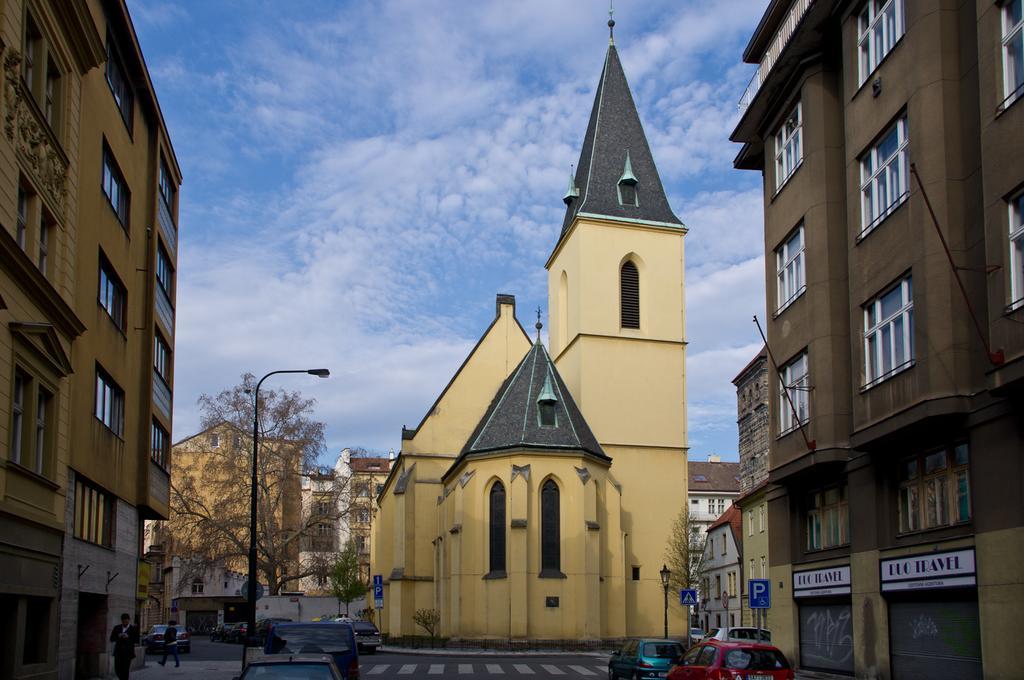 Apartments With 2 Bathrooms- 5 Minutes From Old Town - 102 M2 Prague Extérieur photo