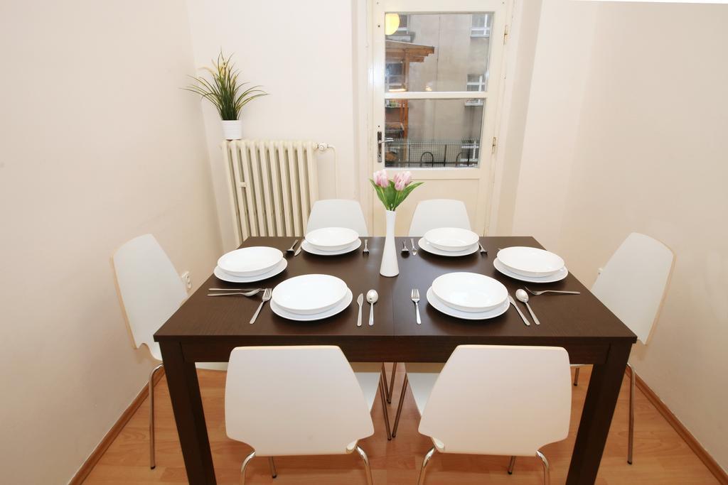 Apartments With 2 Bathrooms- 5 Minutes From Old Town - 102 M2 Prague Extérieur photo