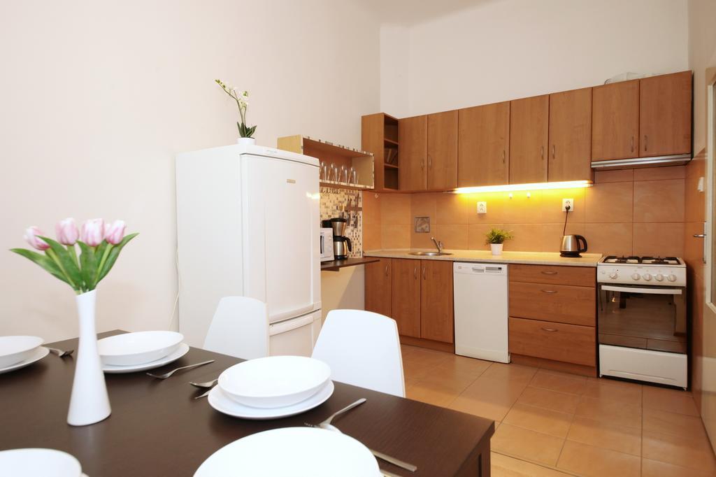 Apartments With 2 Bathrooms- 5 Minutes From Old Town - 102 M2 Prague Extérieur photo
