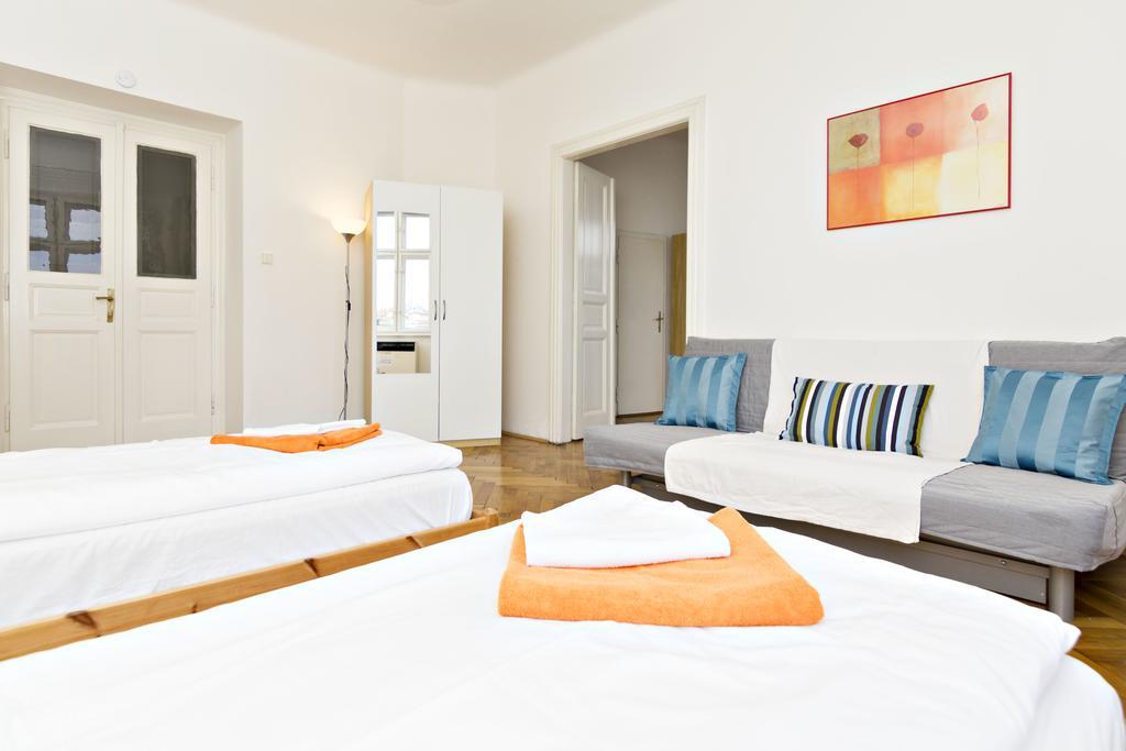 Apartments With 2 Bathrooms- 5 Minutes From Old Town - 102 M2 Prague Extérieur photo