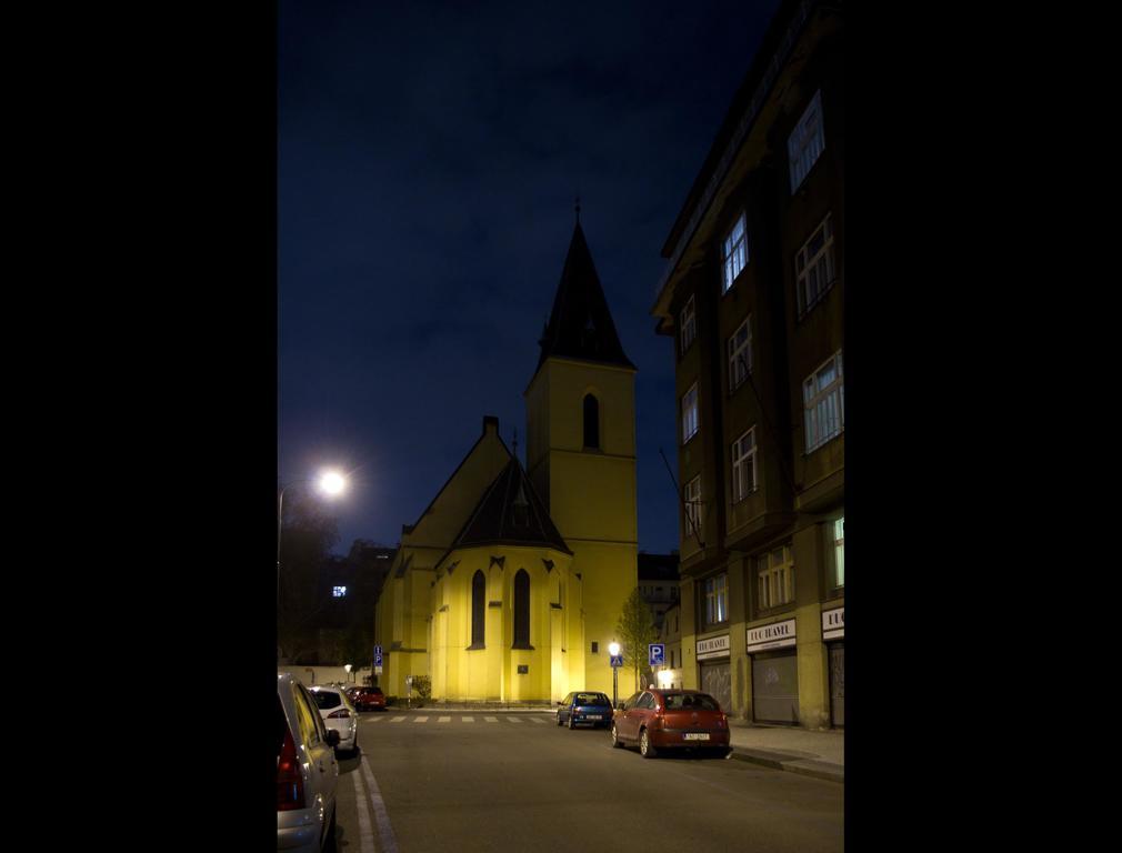 Apartments With 2 Bathrooms- 5 Minutes From Old Town - 102 M2 Prague Extérieur photo