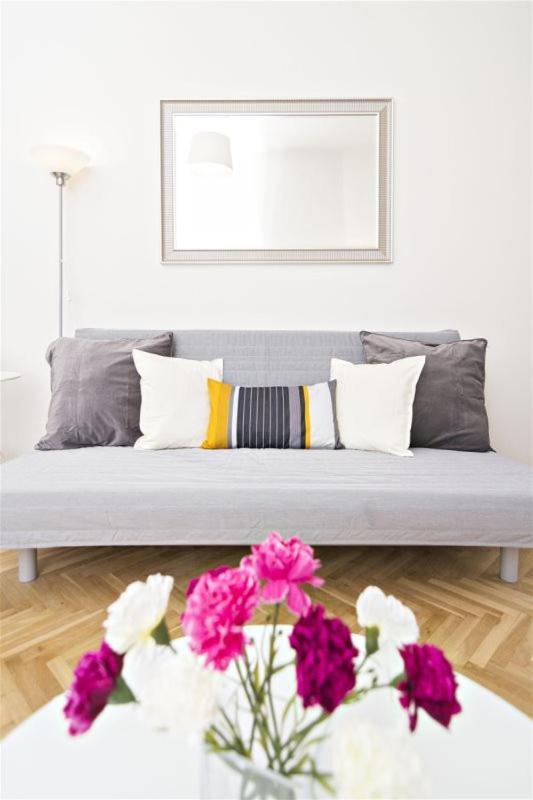 Apartments With 2 Bathrooms- 5 Minutes From Old Town - 102 M2 Prague Extérieur photo