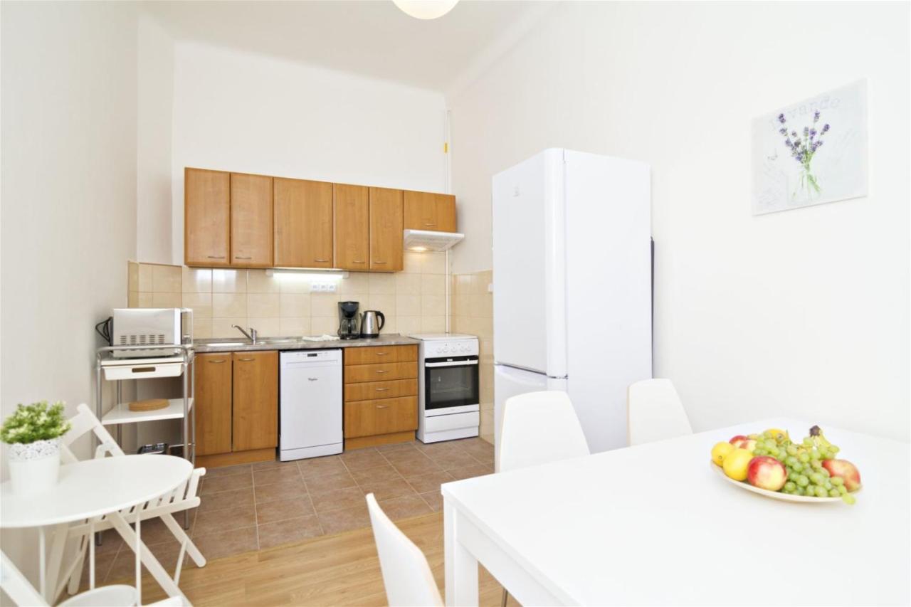 Apartments With 2 Bathrooms- 5 Minutes From Old Town - 102 M2 Prague Extérieur photo