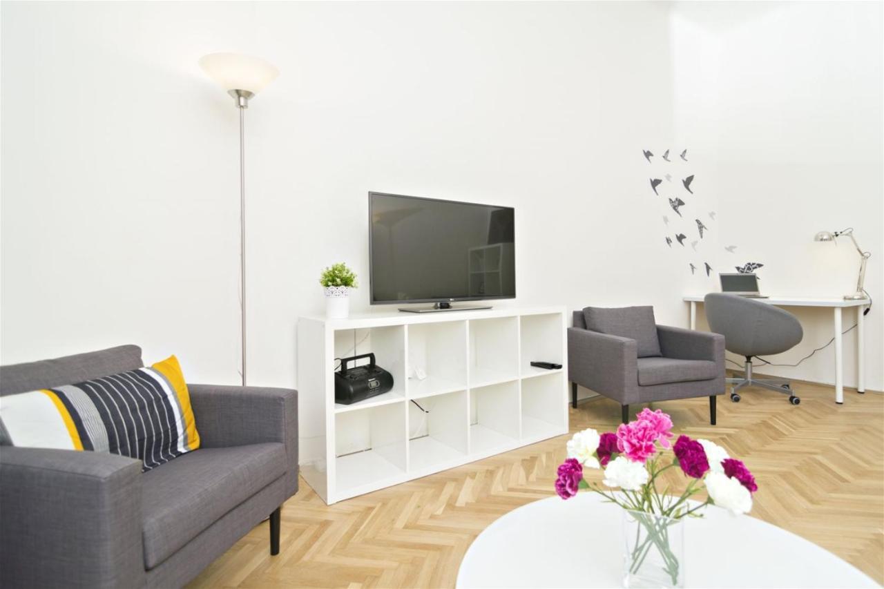 Apartments With 2 Bathrooms- 5 Minutes From Old Town - 102 M2 Prague Extérieur photo