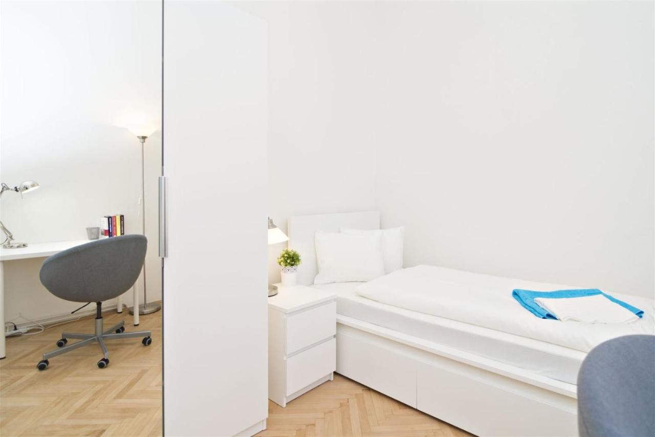 Apartments With 2 Bathrooms- 5 Minutes From Old Town - 102 M2 Prague Extérieur photo
