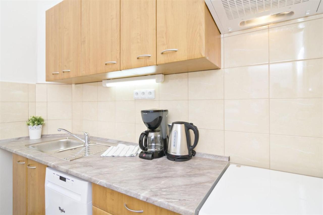 Apartments With 2 Bathrooms- 5 Minutes From Old Town - 102 M2 Prague Extérieur photo