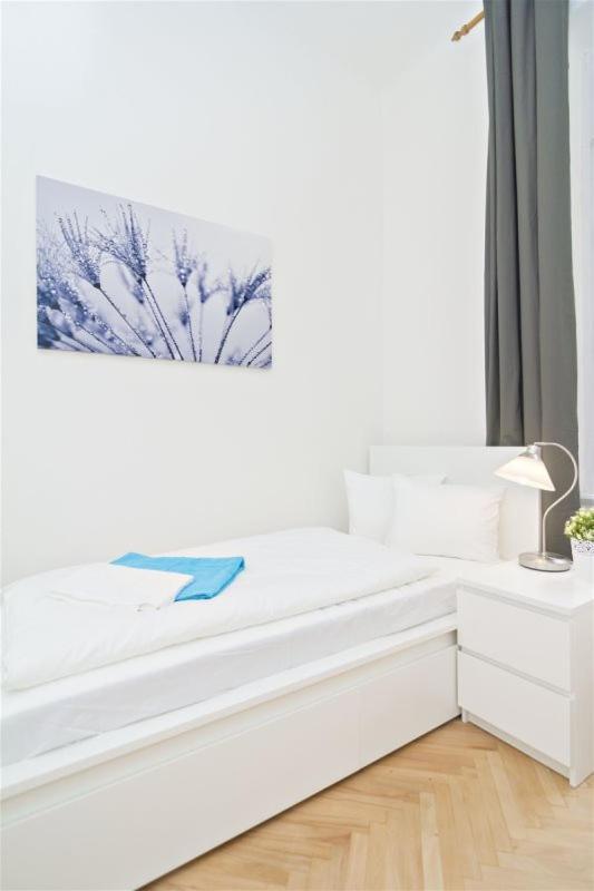 Apartments With 2 Bathrooms- 5 Minutes From Old Town - 102 M2 Prague Extérieur photo