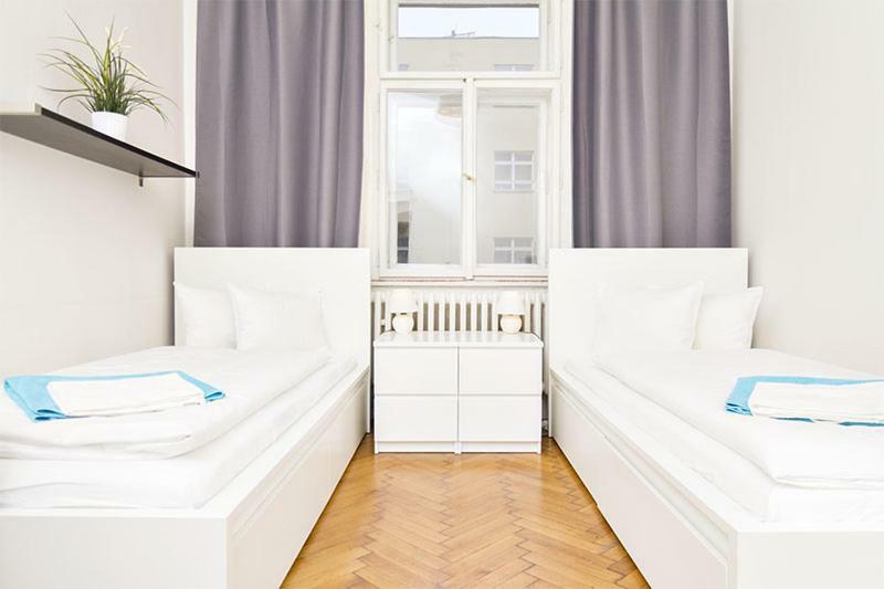 Apartments With 2 Bathrooms- 5 Minutes From Old Town - 102 M2 Prague Extérieur photo