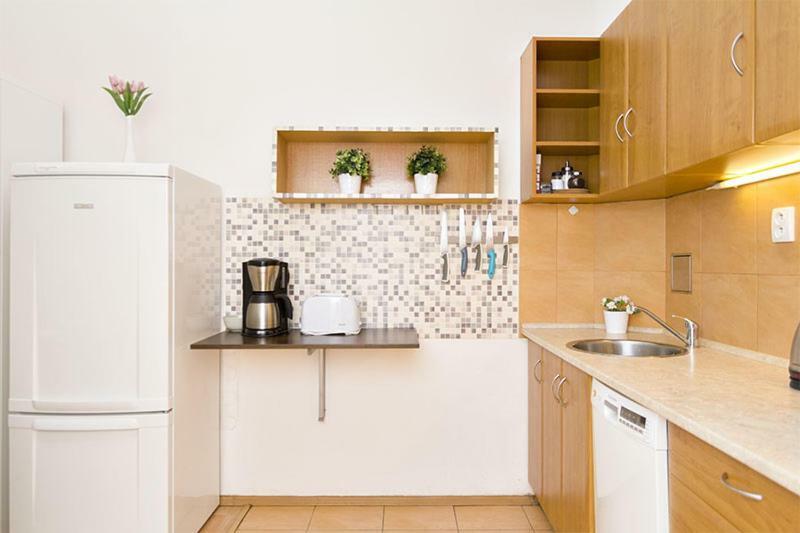 Apartments With 2 Bathrooms- 5 Minutes From Old Town - 102 M2 Prague Extérieur photo