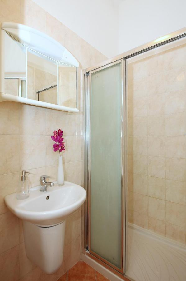 Apartments With 2 Bathrooms- 5 Minutes From Old Town - 102 M2 Prague Extérieur photo