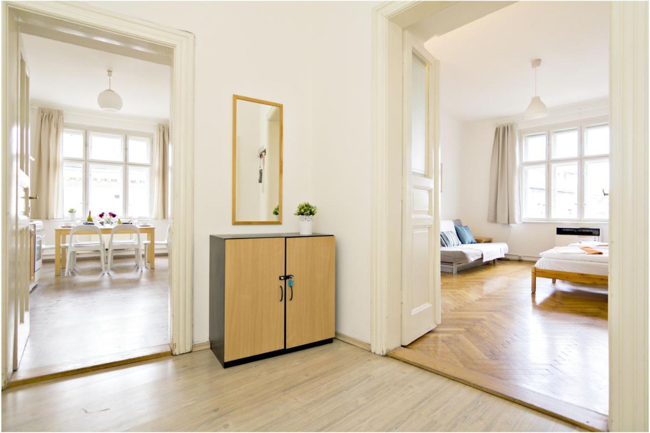 Apartments With 2 Bathrooms- 5 Minutes From Old Town - 102 M2 Prague Extérieur photo