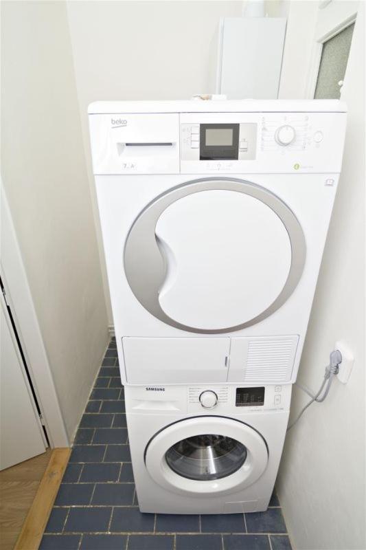 Apartments With 2 Bathrooms- 5 Minutes From Old Town - 102 M2 Prague Extérieur photo